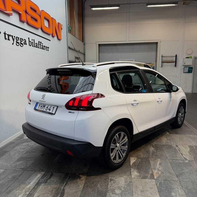 Bild 4 av Peugeot 2008 1.2 PureTech 110 EAT Panorama Motorvärmare 110hk