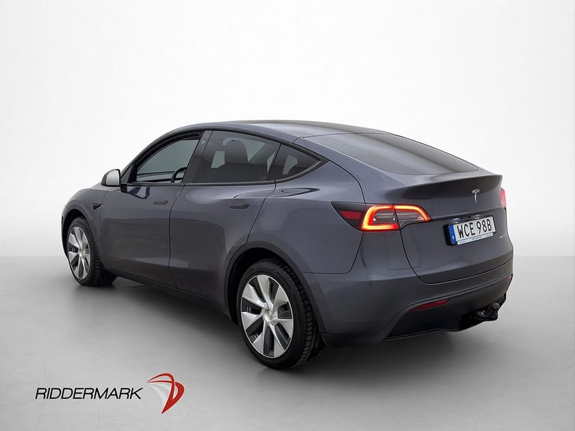 Bild 5 av Tesla Model Y Long Range AWD Dragkrok AP Pano Svensksåld