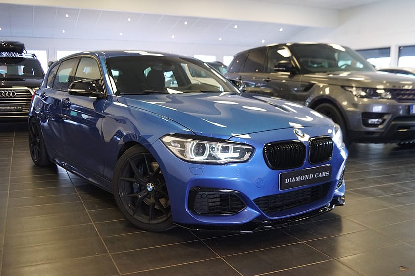 Bild 1 av BMW M140i 5-dörrars Milltek CarPlay Navi
