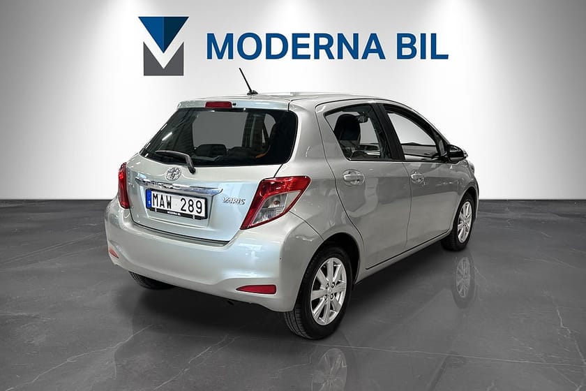 Bild 5 av Toyota Yaris 1.33 99HK Dual VVT-i Active Backkamera Bluetooth