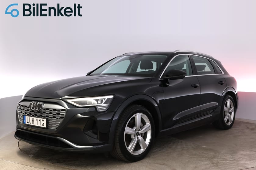 Bild 4 av Audi Q8 55 e-tron quattro Proline Luftfjädring Drag Kamera