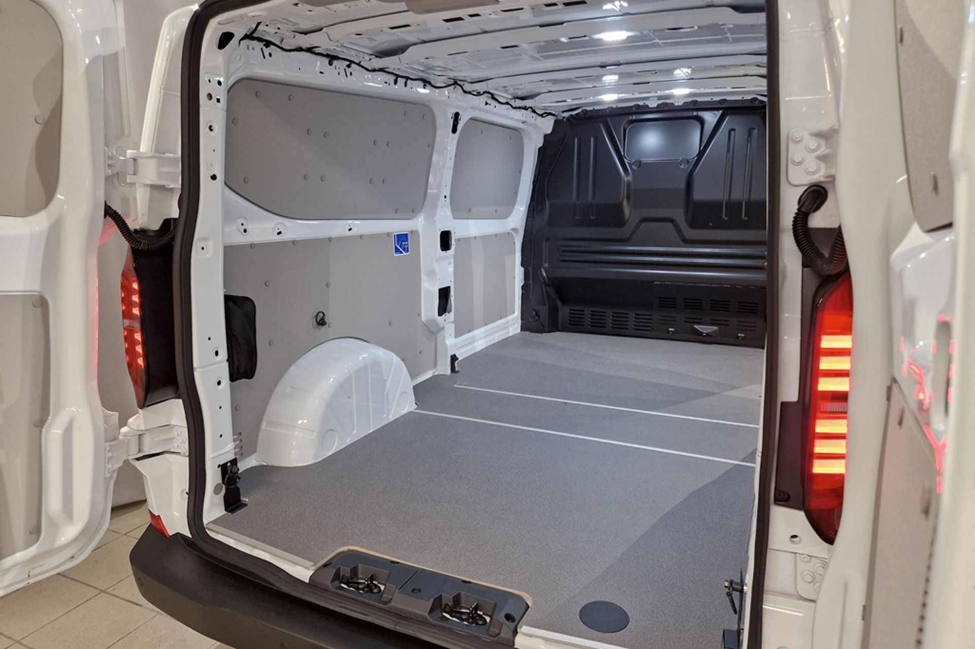 Volkswagen Transporter 2026, bild 6/10