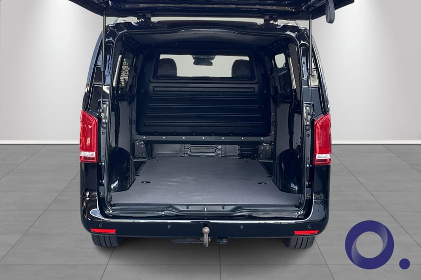 Bilde 5 av Mercedes-Benz Vito 119 CDI 4x4 3.0t 2-Seter, skinn, H.feste, Park.varmer, kledn. varerom
