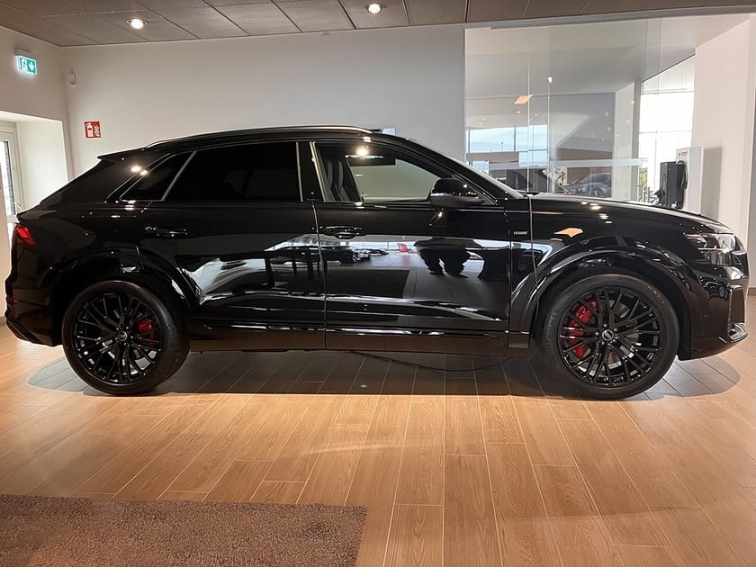 Bild 3 av Audi Q8 60 TFSI e quattro SUV TFSIe 490 hk Selection
