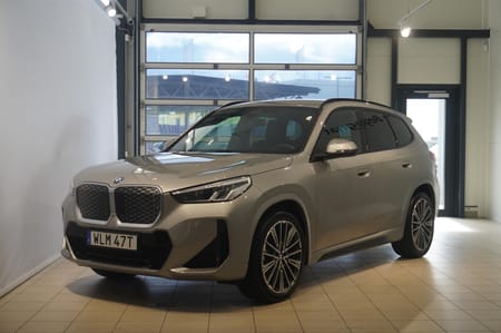 BMW iX1 eDrive20 M Sport Active Ed Drag Tonade Rutor DA