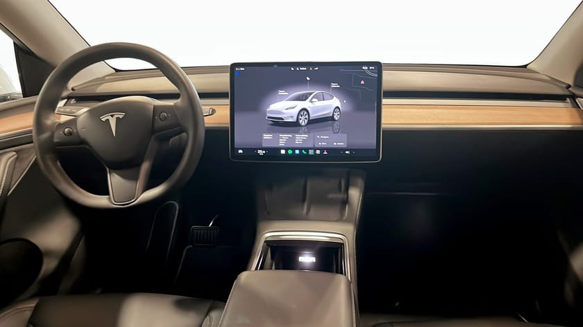 Bild 4 av Tesla Model Y Long Range AWD 514HK DRAG KAMERA PANO MOMS