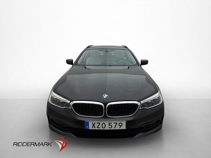 Bild 2 av BMW 520d xDrive Touring 190hk Sport line 360° HUD Skinn Adaptiv
