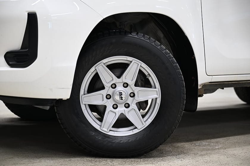 Bild 3 av Toyota Hilux Dubbelhytt 2.4 AWD 150HK Dubbelhytt|Drag|Kåpa|EnÄgare|Lågmil|Moms