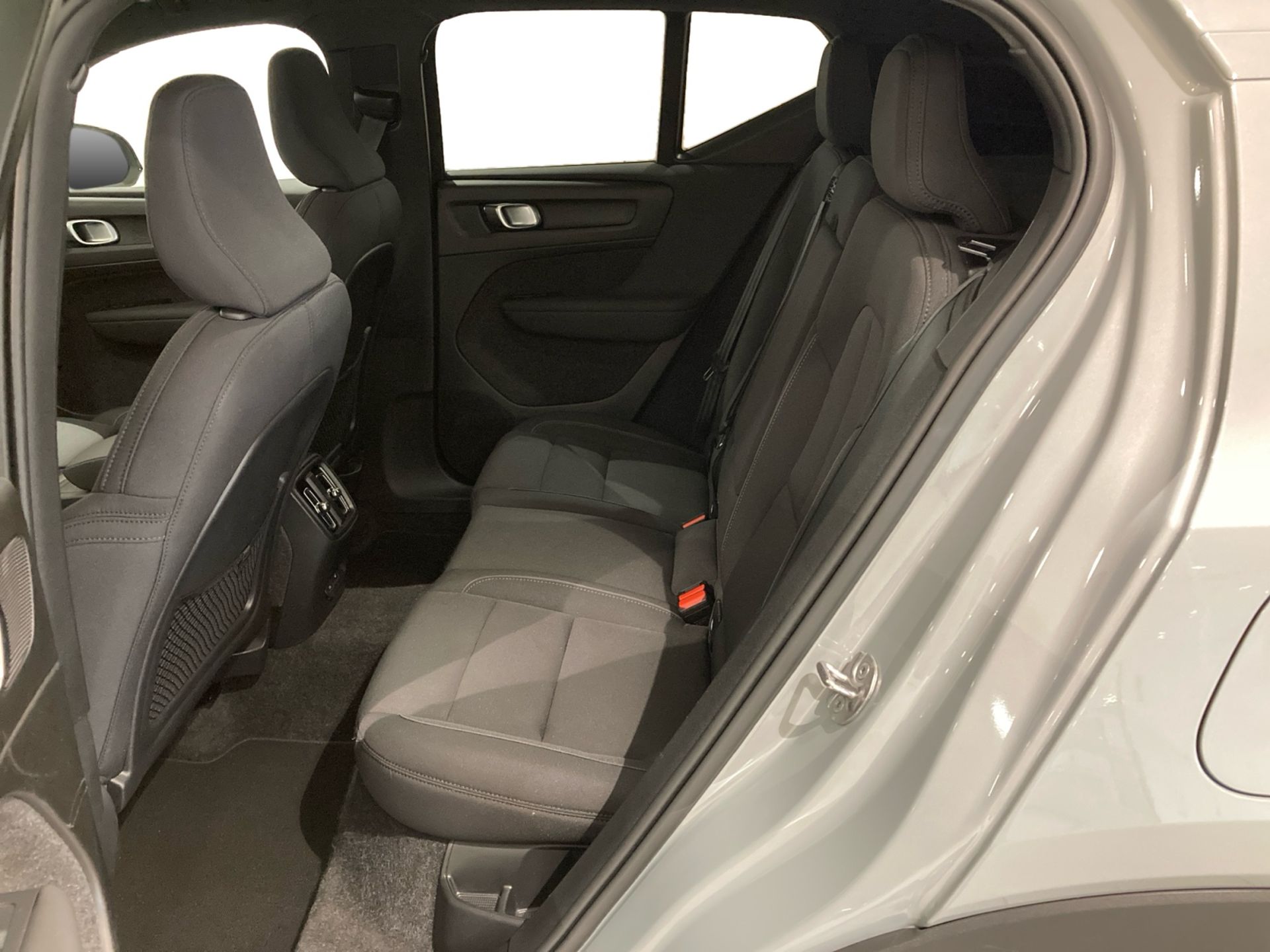 Volvo EX40 2025, bild 6/10
