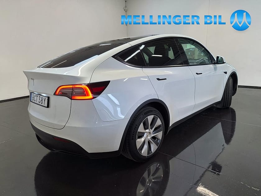 Bild 3 av Tesla Model Y Standard Range RWD 