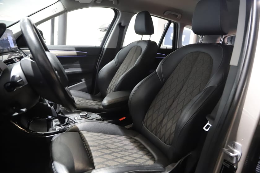 Bild 4 av BMW X1 xDrive25e xDrive 25e / Sportstolar / HUD / Backkamera