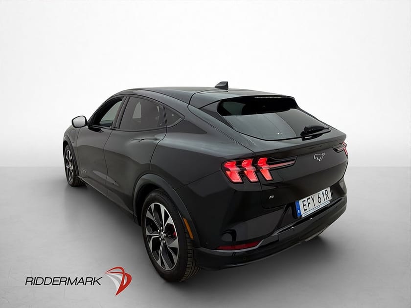 Bild 5 av Ford Mustang Mach-E Standard Range AWD Pano B&O 360° MOMS