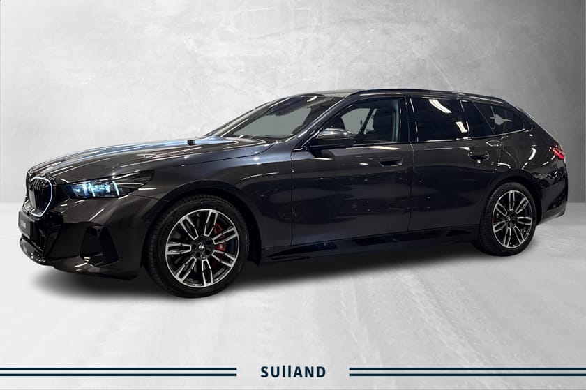 Bilde 2 av BMW i5 xDrive40 Touring /Fully Charged/Soltak/El.krok/Bowers&Wilkins