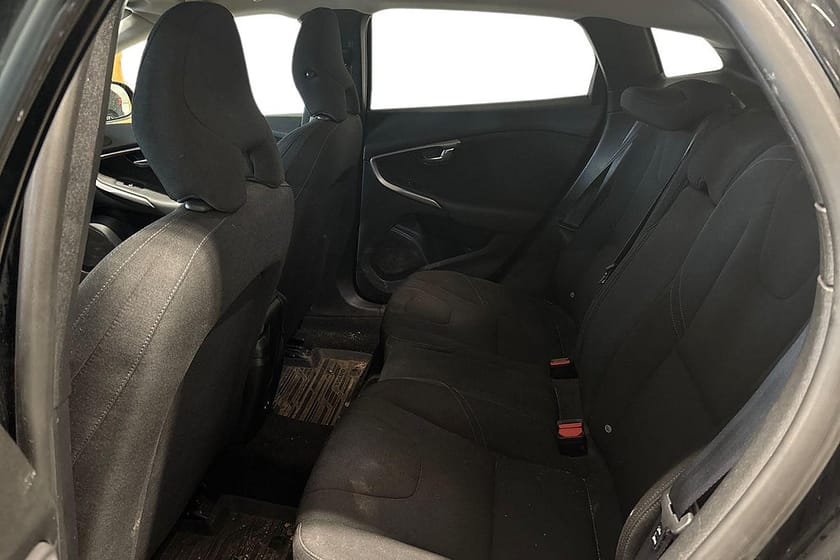 Bild 3 av Volvo V40 T3 Kinetic /VOC / Farthållare/ Kamrem bytt