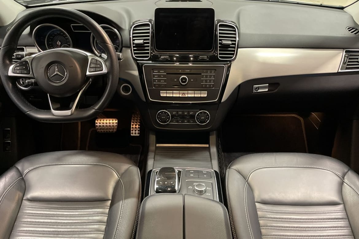 Mercedes-Benz GLE 2017 - miniatyr 24