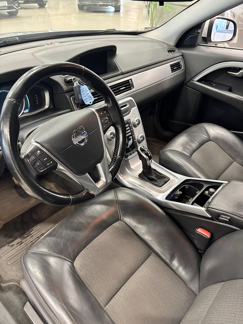 Bild 2 av Volvo V70 D4 AWD Geartronic Momentum Värmare Drag 2,99% ränta