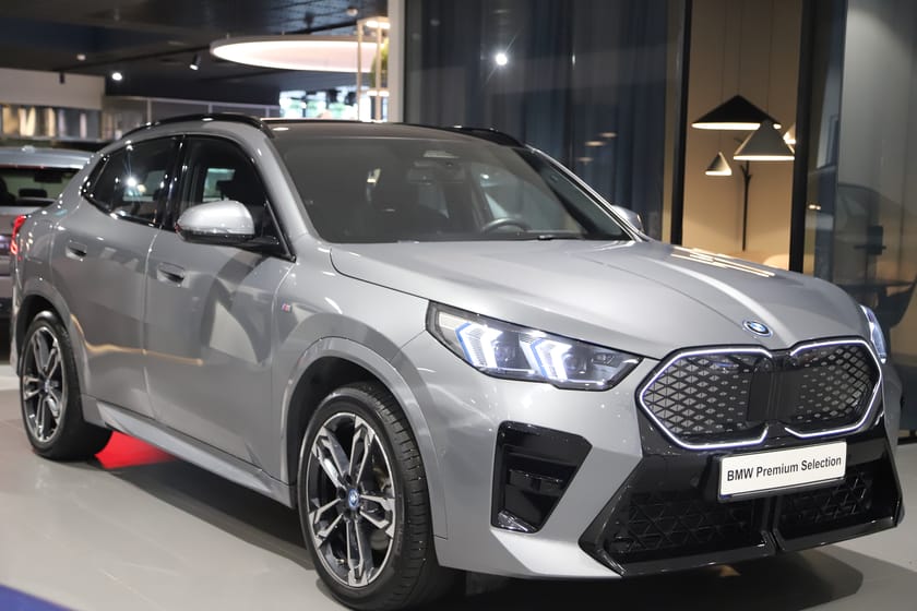 Bild 1 av BMW iX2 xDrive30 xDrive 30 / M Sport / PANO / HUD / DAP