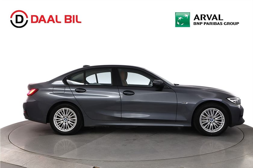 Bild 5 av BMW 330e xDrive Sedan 12 kWh 292HK PRIVAT/FÖRETAGSLEASING