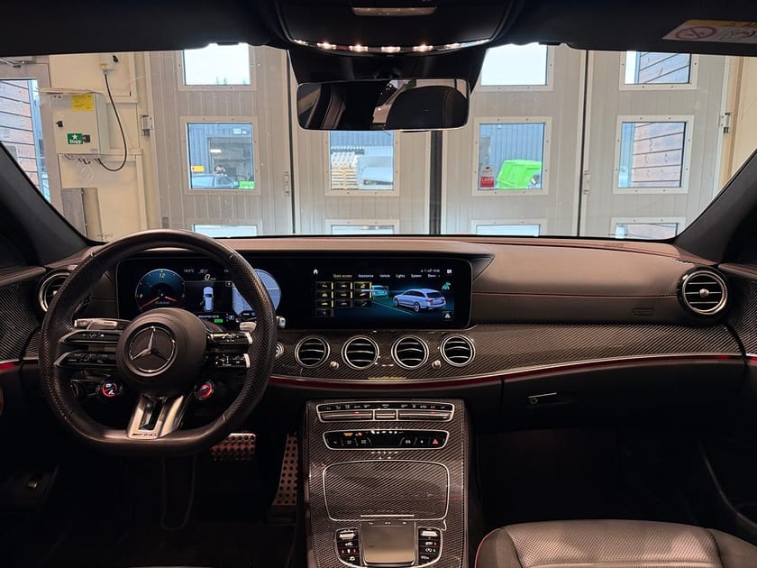 Bild 5 av Mercedes-Benz AMG E 53 T 4MATIC+ Dynamic Plus Kolfiber Massage UNIK