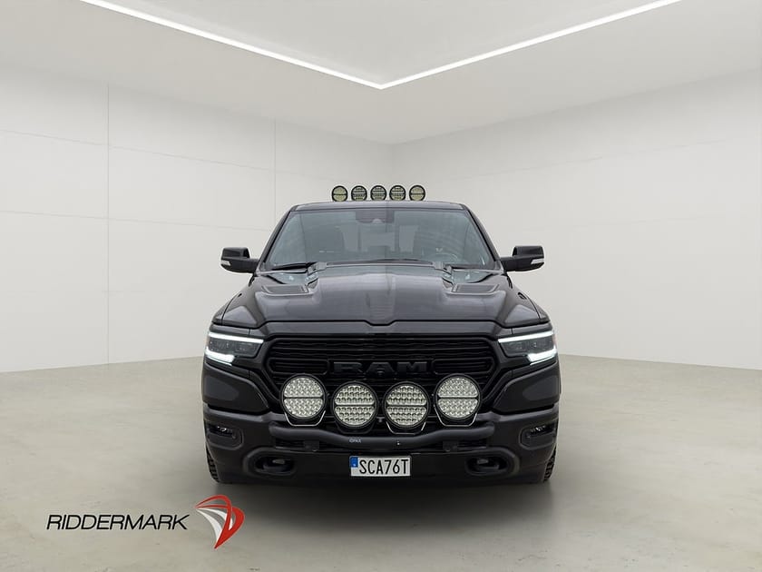 Bild 5 av RAM 1500 Crew Cab Dodge Limited Night V8 4x4 Luft Drag Skinn Pano H/K Moms