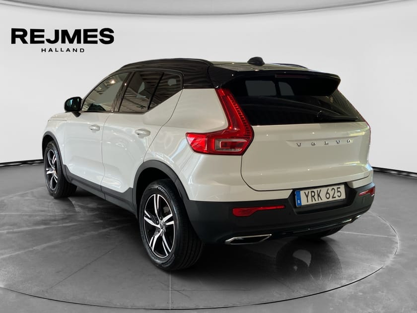 Bild 3 av Volvo XC40 D3 FWD R-Design | Drag | Läder | Panorama |