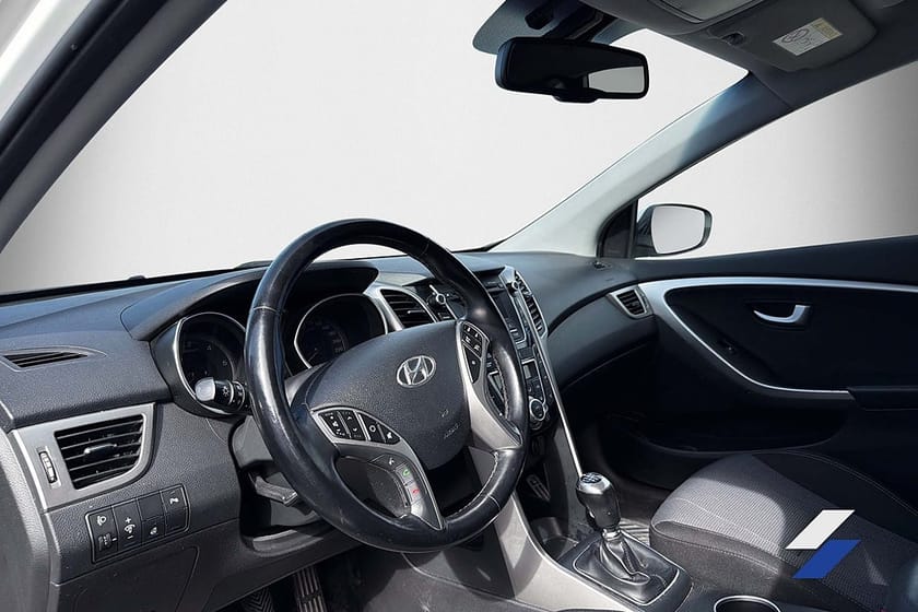 Bild 4 av Hyundai i30 Kombi 1.6CRDi Business MoK-värmare Kamera Drag SoV-däck