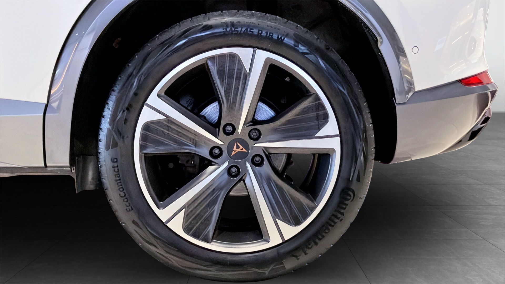 Cupra Formentor 1.5 TSI 2024, photo 6/10