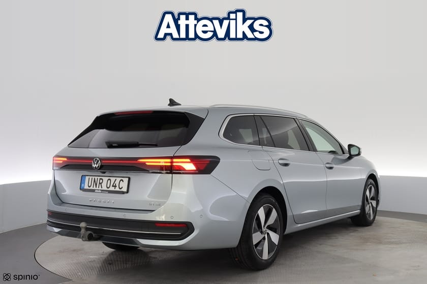 Bild 3 av Volkswagen Passat Sportscombi eTSI DSG Edition Drag Kamera Keyless P-Värm El-Luc