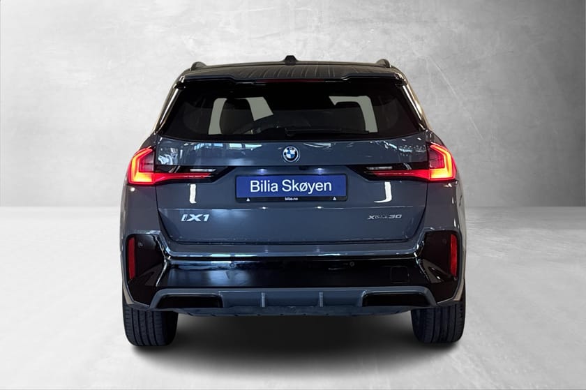 Bilde 2 av BMW iX1 xDrive30 Fully Charged M-Sport, ComfAcc, H/K, El-Seter