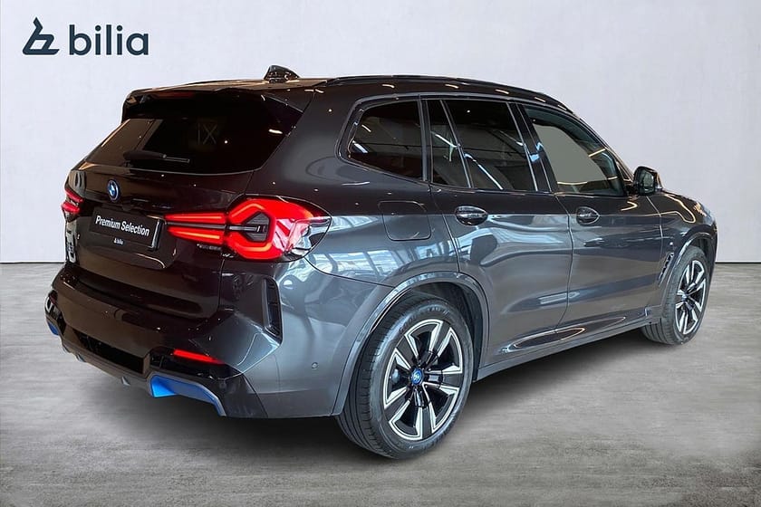 Bild 4 av BMW iX3 M Sport Charged | Drag | Pano | Aktiv fart. | B-kamera