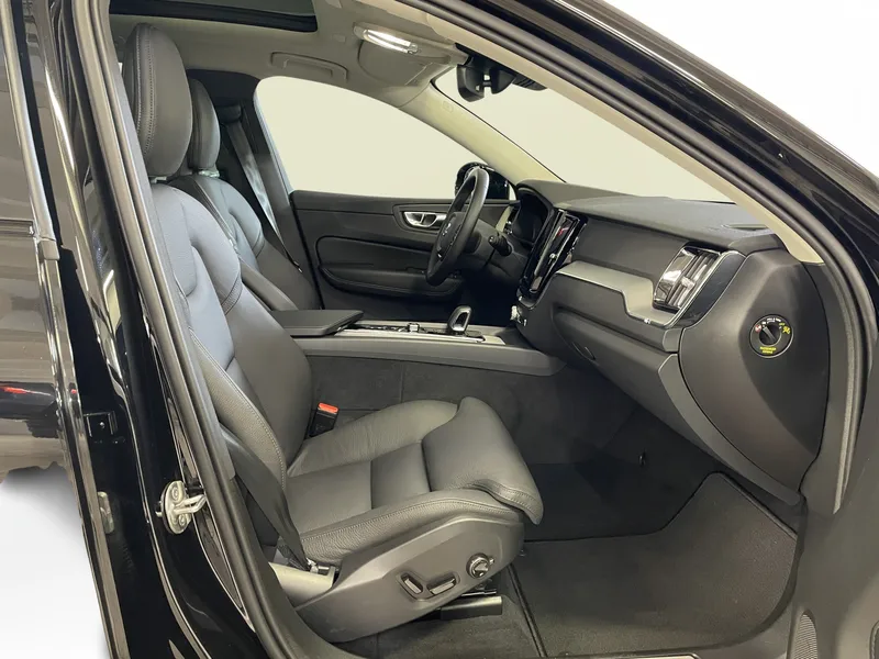 Bild 15 av 16 – Volvo XC60 T6 Plus Dark Edition Plus Edition