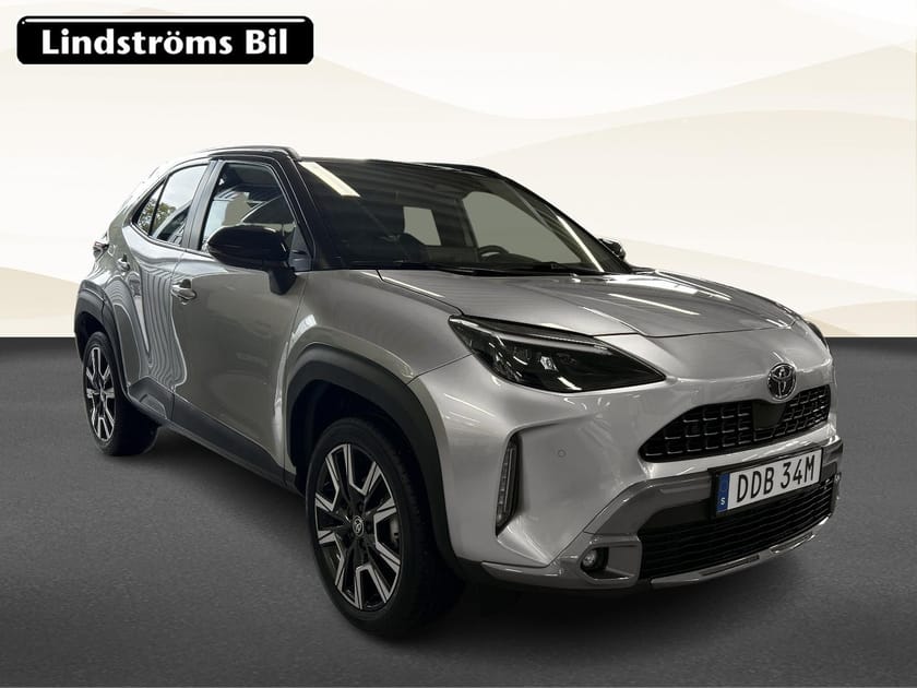 Bild 3 av Toyota Yaris Cross Hybrid 130 AWD-i 1,5 PREMIERE EDITION PANORAMAGLASTAK JBL
