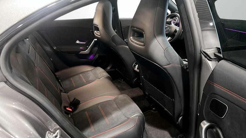 Bild 5 av Mercedes-Benz CLA 200 COUPÉ 360° / AMG / Burmester