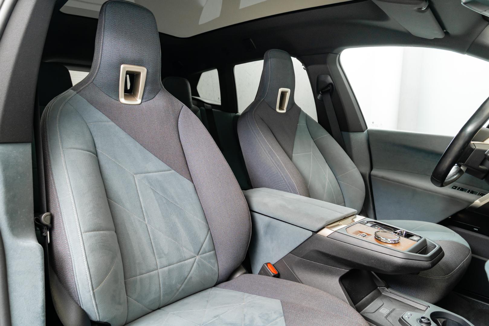 BMW iX xDrive50, 524hp, 2023