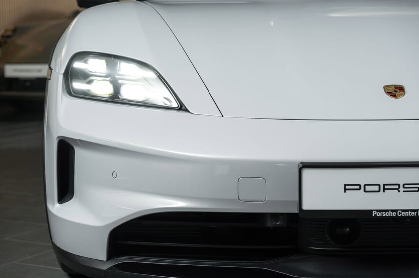 Bilde 3 av Porsche Taycan 4 Cross Turismo 18veis/Matrix/SoftClose/HUD/chrono/ACC/Pano/Matrix