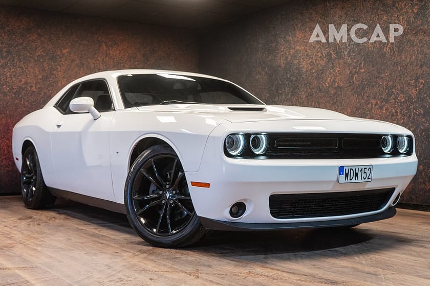 Bild 1 av Dodge Challenger 3.6 V6 309hk | Alpine | Alcantara | Black | 1919 kr/mån
