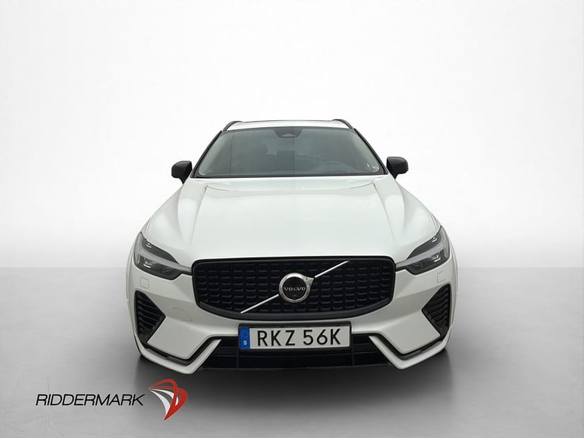 Bild 2 av Volvo XC60 Recharge T6 AWD Ultimate Dark Pano H/K Drag Skinn
