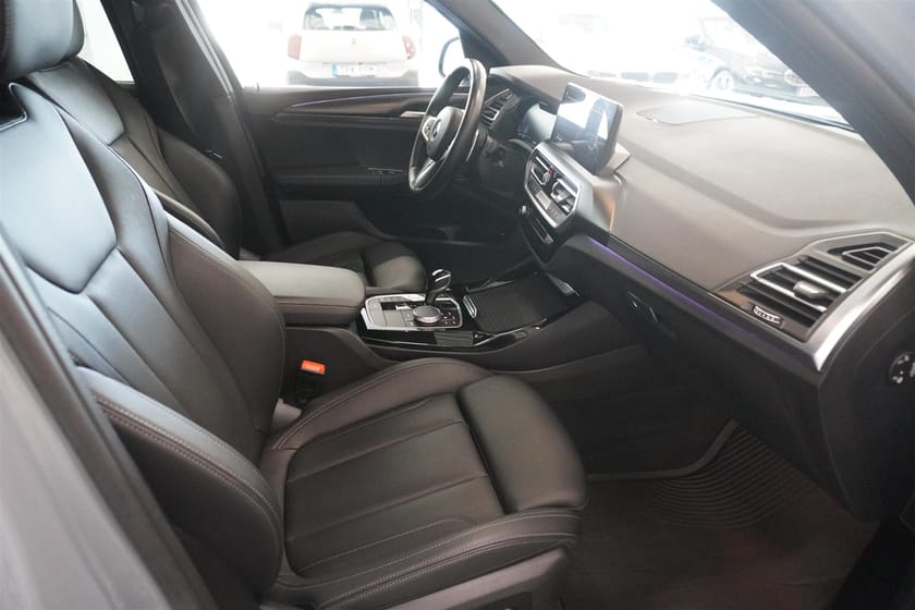 Bild 5 av BMW X3 xDrive30e xDrive 30e M Sport Innovation Elstolar Harman Kardon HUD