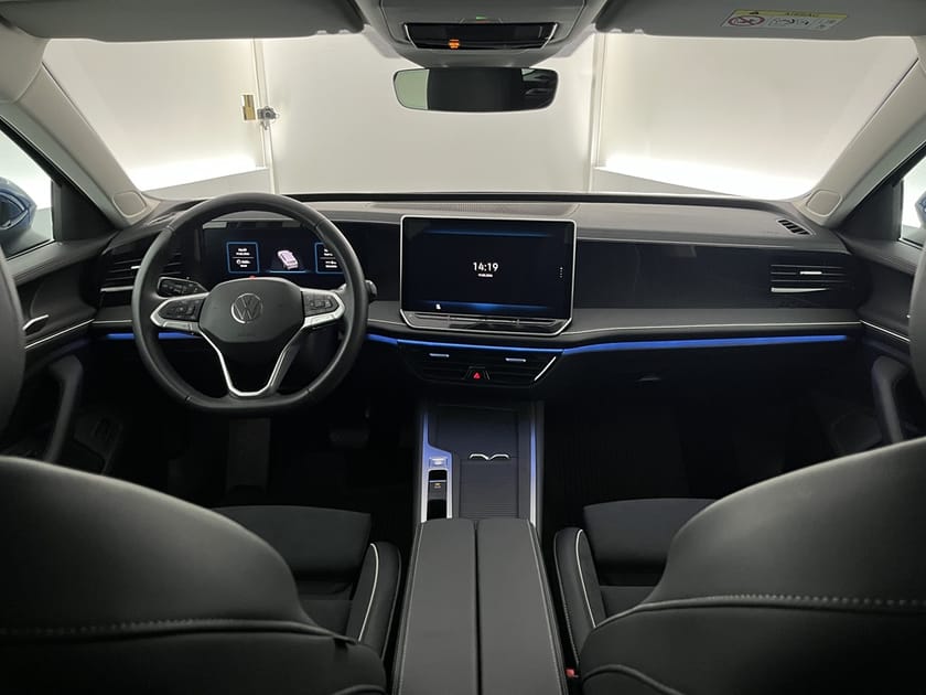 Bild 5 av Volkswagen Passat Sportscombi eTSI DSG Keyless El-lucka Kamera Värm EDITION