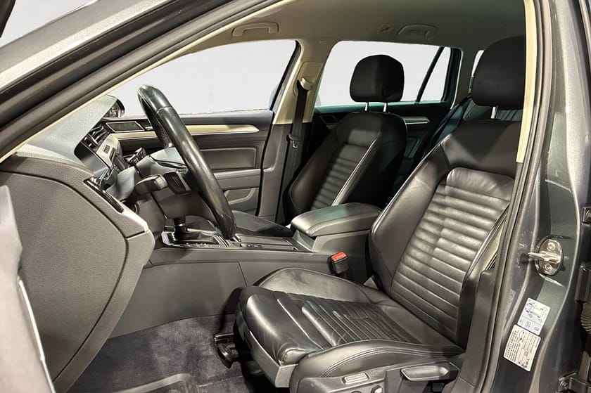 Bild 3 av Volkswagen Passat Alltrack 2.0 TDI 190 HK DSG 4M DRAG M&K NAVI COCKPIT 15100MIL