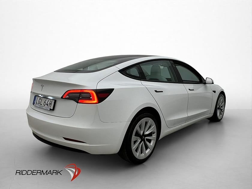 Bild 5 av Tesla Model 3 Standard Range Värmepump Ljus interiör MOMS