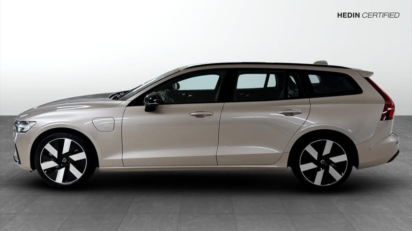 Bild 4 av Volvo V60 Recharge T6 AWD 399hp Plus Dark I Orrefors