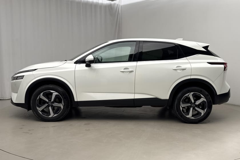 Bild 2 av Nissan Qashqai 1.3 MHEV (158hk) 360 kamera