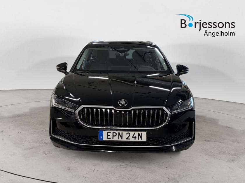 Bild 4 av Škoda Superb Kombi 1,5 TSI 150 HK m-HEV DSG Drag Värm