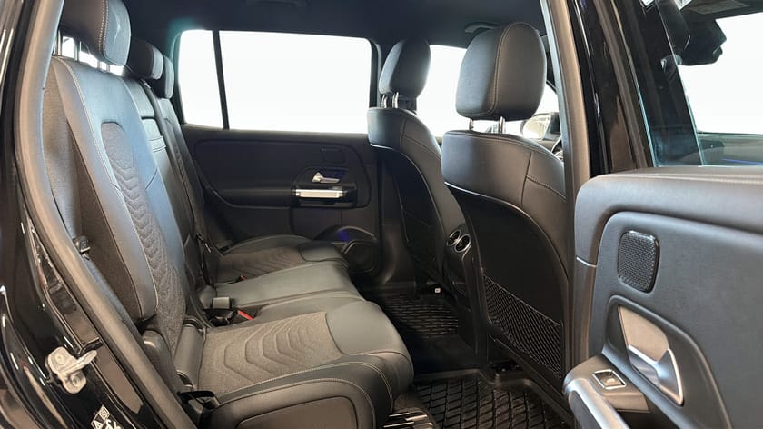 Bild 5 av Mercedes-Benz EQB 300 4MATIC Progressive Line Värmare Adaptiv