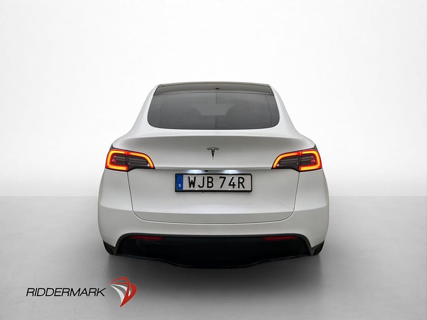 Bild 4 av Tesla Model Y Standard Range RWD Kamera Rattvärme Svensksåld