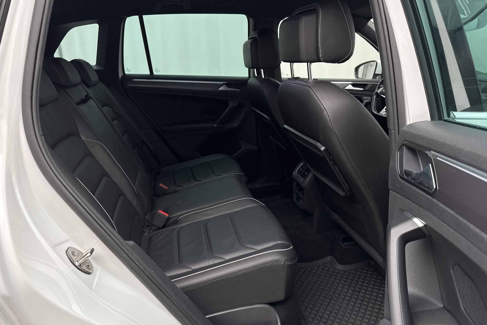 Volkswagen Tiguan 2.0 TSI 2017, bild 9/10