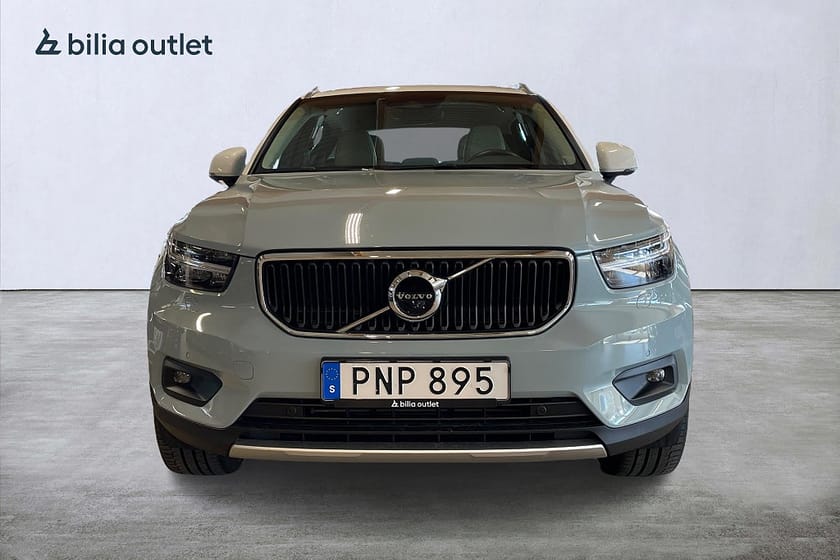Bild 3 av Volvo XC40 D4 AWD Momentum 1-ägare / 360-kamera / Keyless / Drag