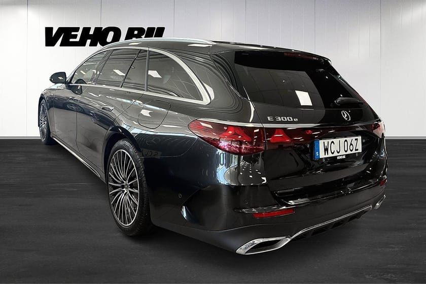 Bild 4 av Mercedes-Benz E 300 T e E300 AMG Line Advanced Plus | Superscreen | HUD | 360 |