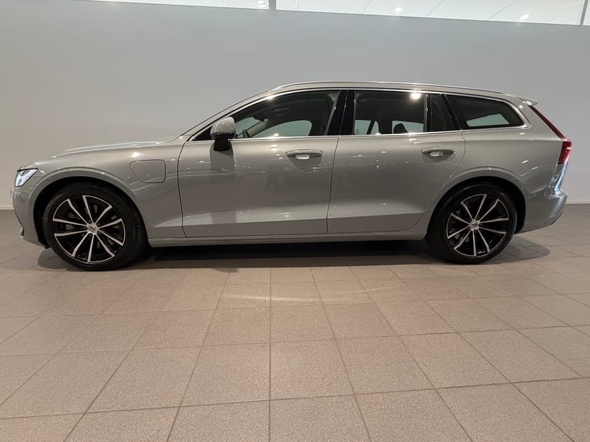 Bild 3 av Volvo V60 Recharge T6 II Plus Bright Dragkrok / Backkamera / 10 000 tillbehör /